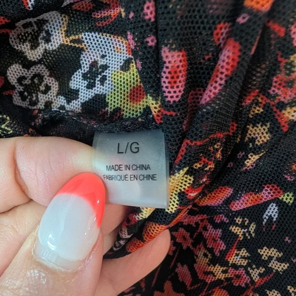 T Tahari Floral Women's Top - Black Multicolor Size Large - Picture 5 of 9